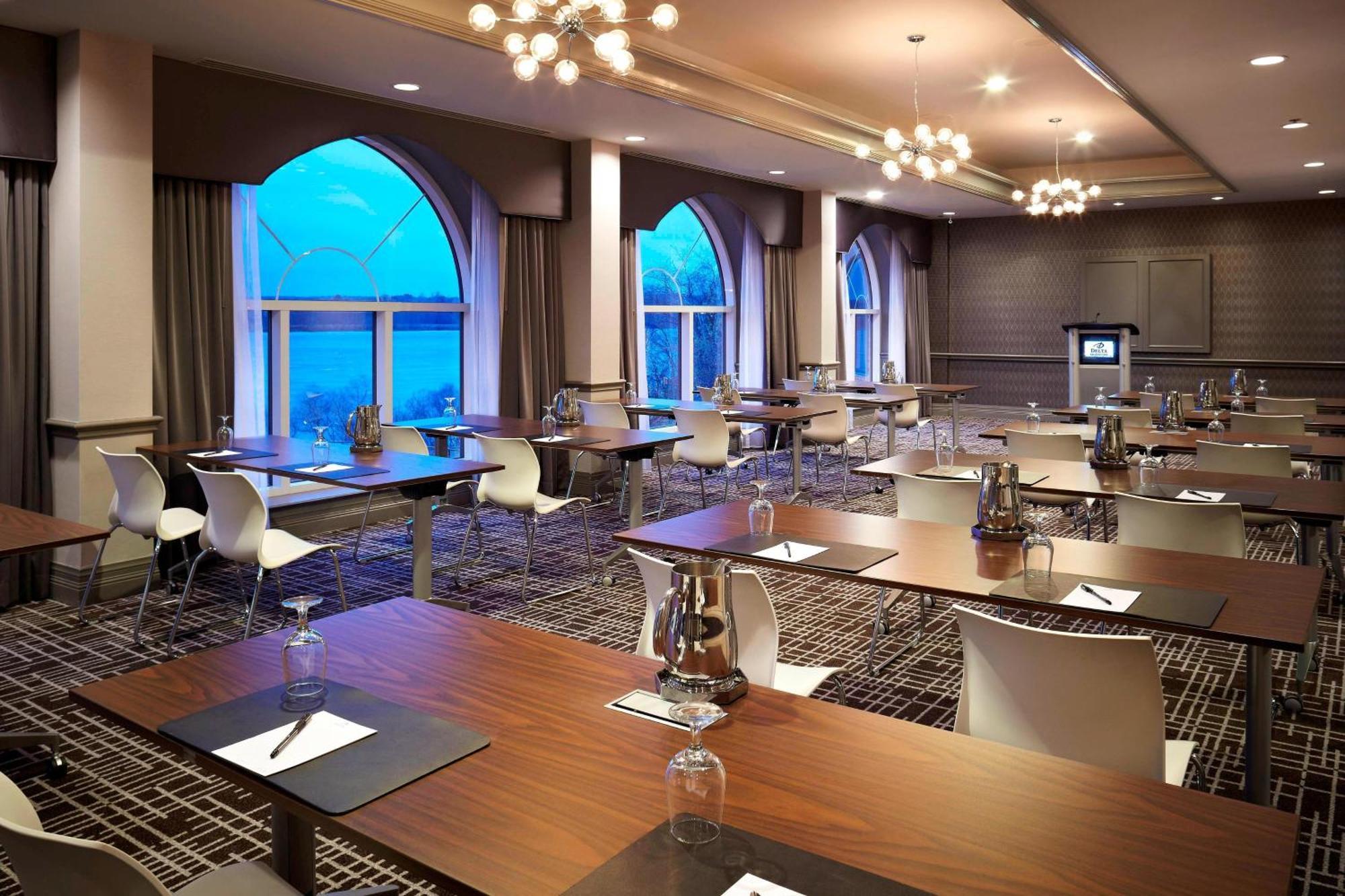 Delta Hotels By Marriott Fredericton Zewnętrze zdjęcie